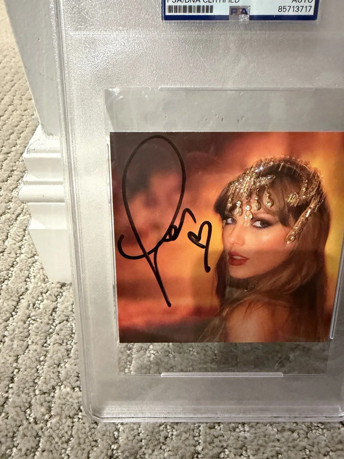 Beautiful Taylor Swift Signed CD Insert Life Of A Showgirl PSA Authentic & Heart, image 3