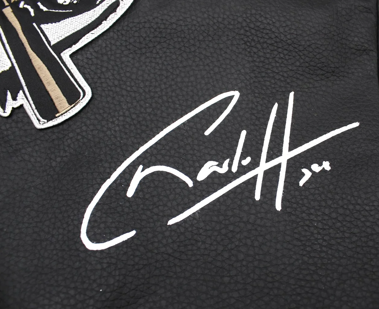 Charlie Hunnam, Ryan Hurst — Charlie Hunnam & Ryan Hurst Signed Sons of Anarchy Vest w/Beckett COA BR32504, изображение 3