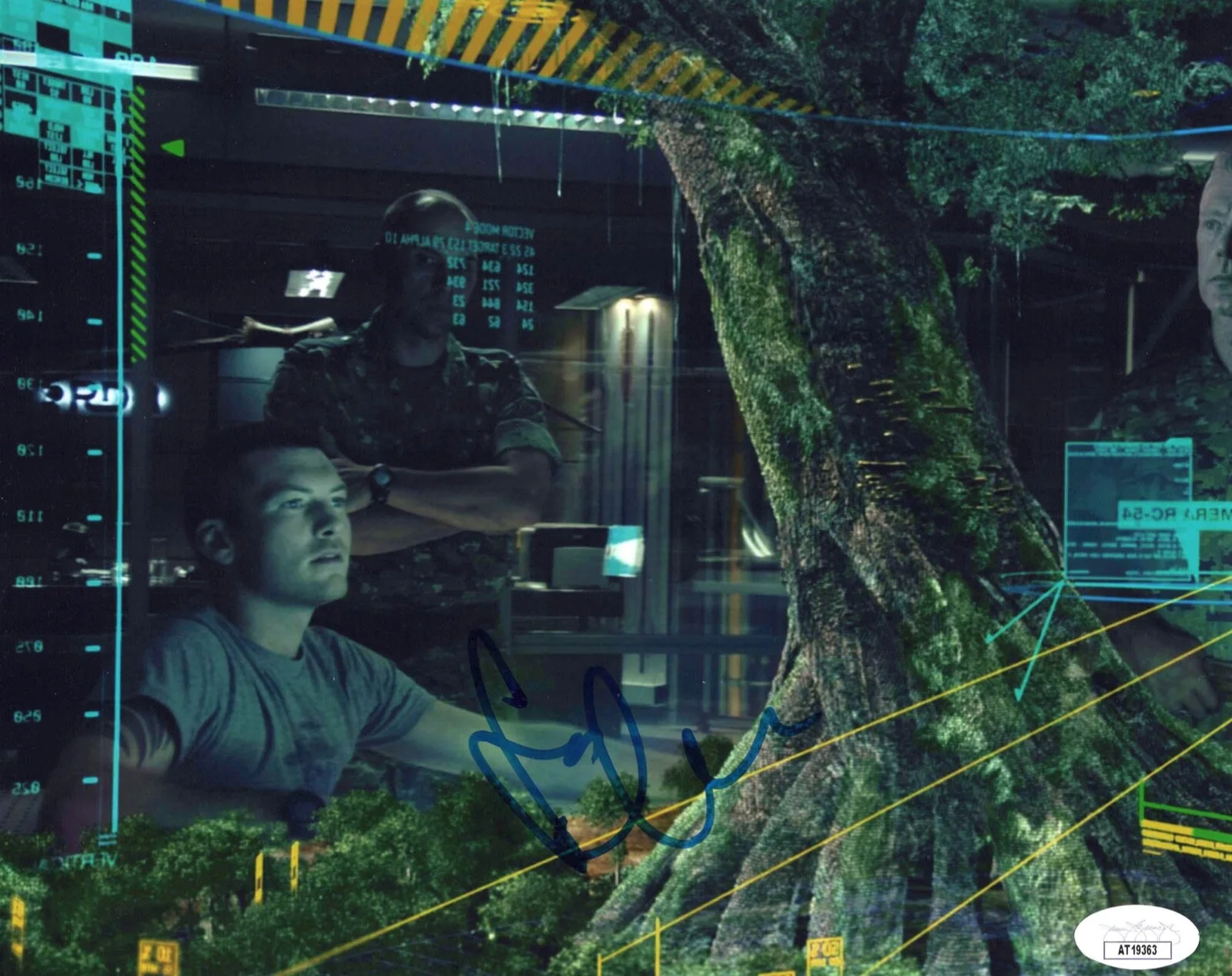 SAM WORTHINGTON — Sam Worthington signed "AVATAR" 8x10 Photo AUTOGRAPH g JAKE SULLY Proof JSA COA, изображение 4