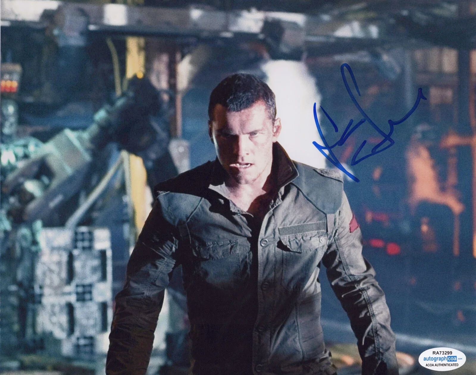 SAM WORTHINGTON — Sam Worthington signed "TERMINATOR SALVATION" 8x10 Photo c PROOF Avatar ACOA COA, изображение 3