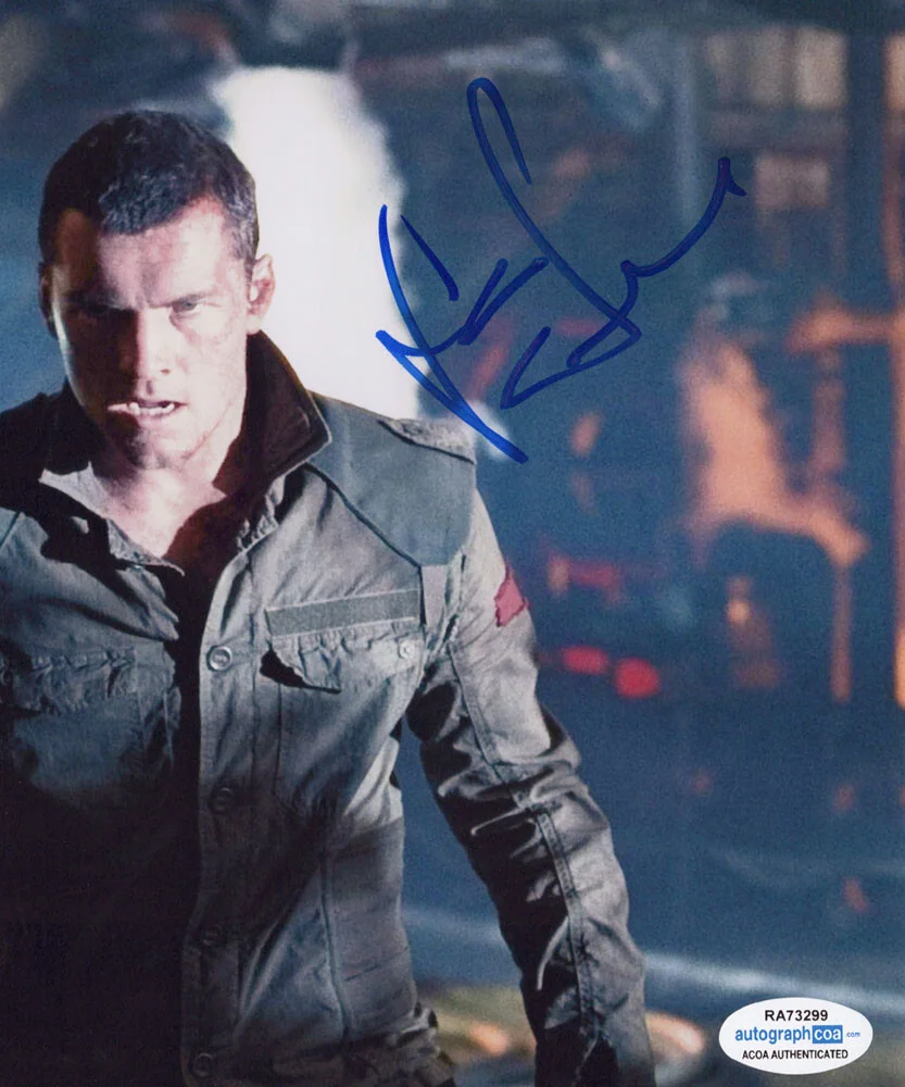 SAM WORTHINGTON — Sam Worthington signed "TERMINATOR SALVATION" 8x10 Photo c PROOF Avatar ACOA COA, изображение 4