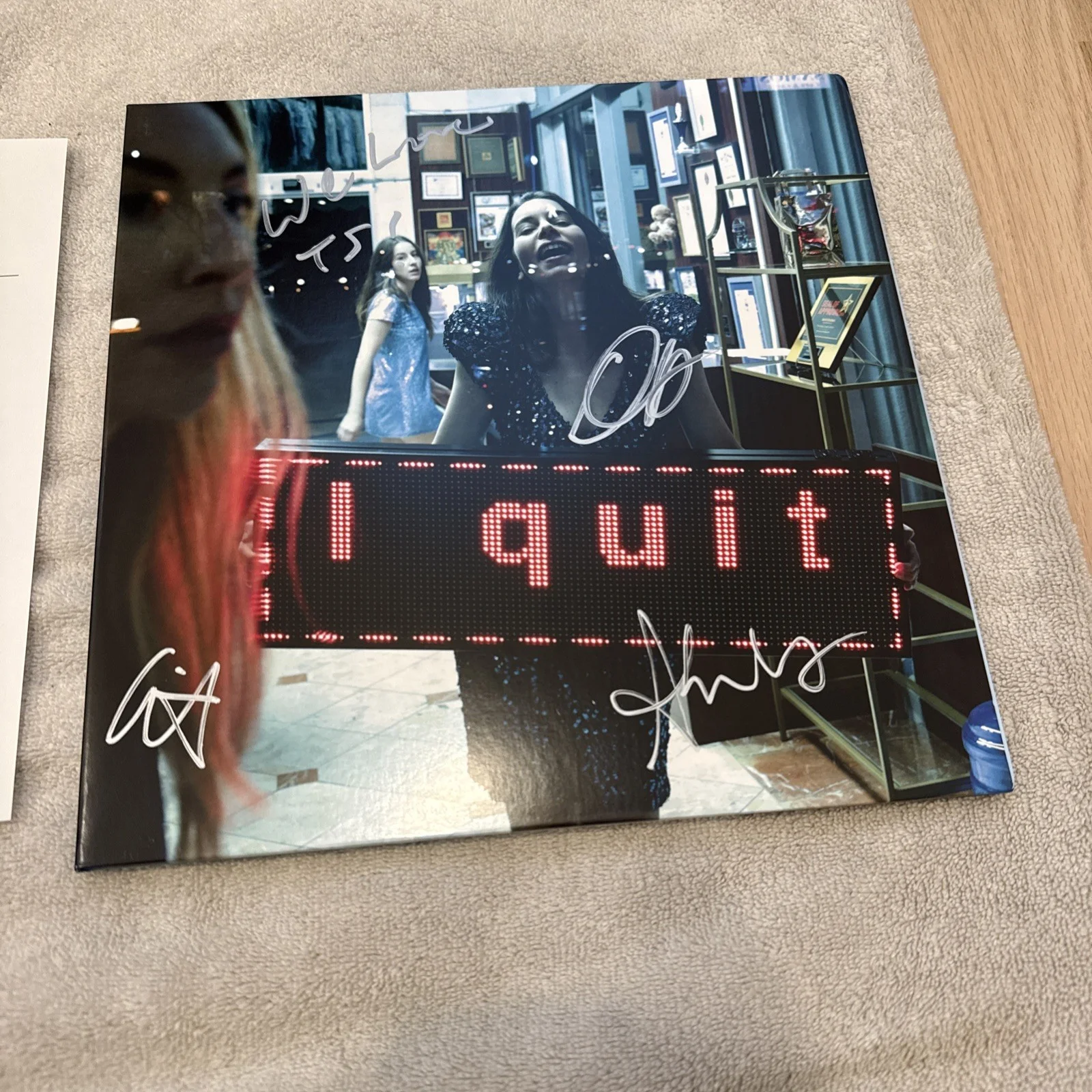 Haim Signed I Quit Album Vinyl Alana, Danielle, Este We Love T S Beckett LOA, изображение 3