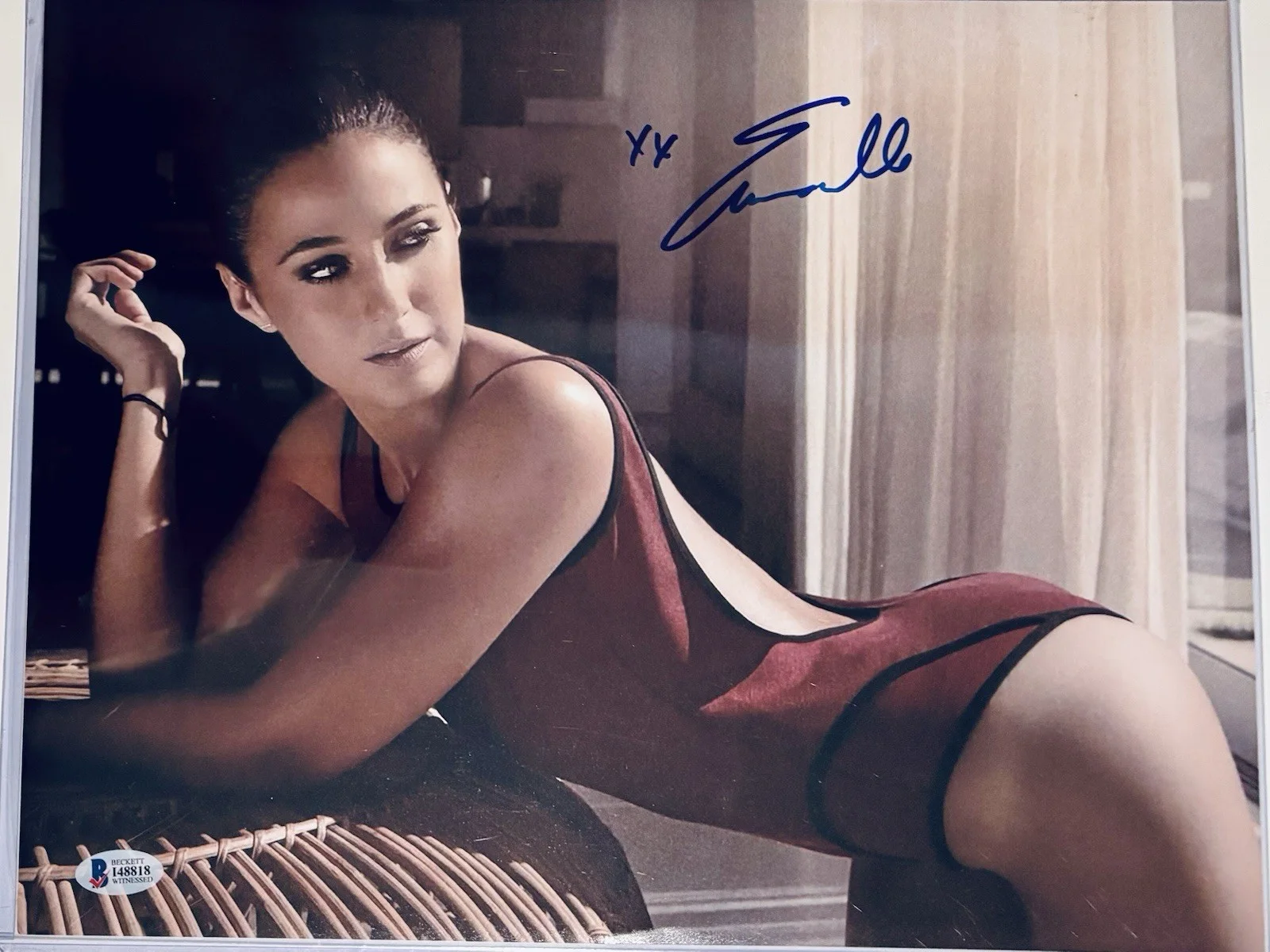 Emmanuelle Chriqui Signed 11x14 Beckett, image 2