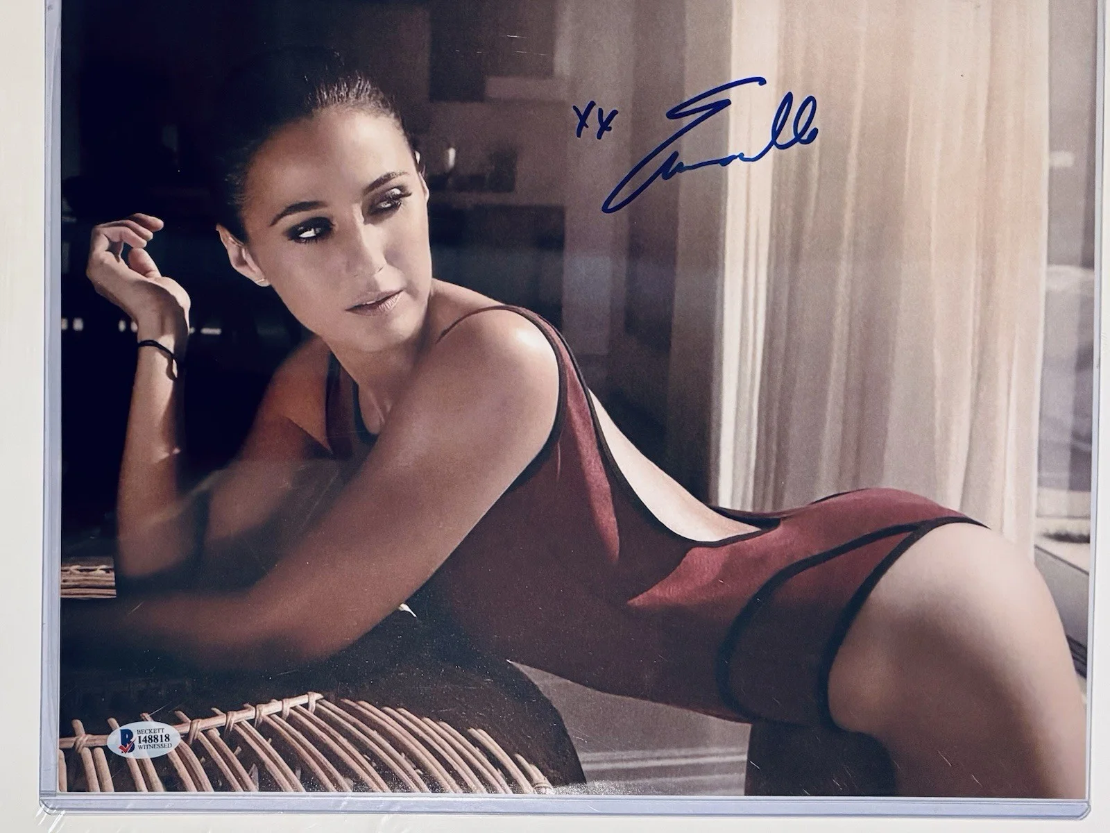 Emmanuelle Chriqui Signed 11x14 Beckett, image 3