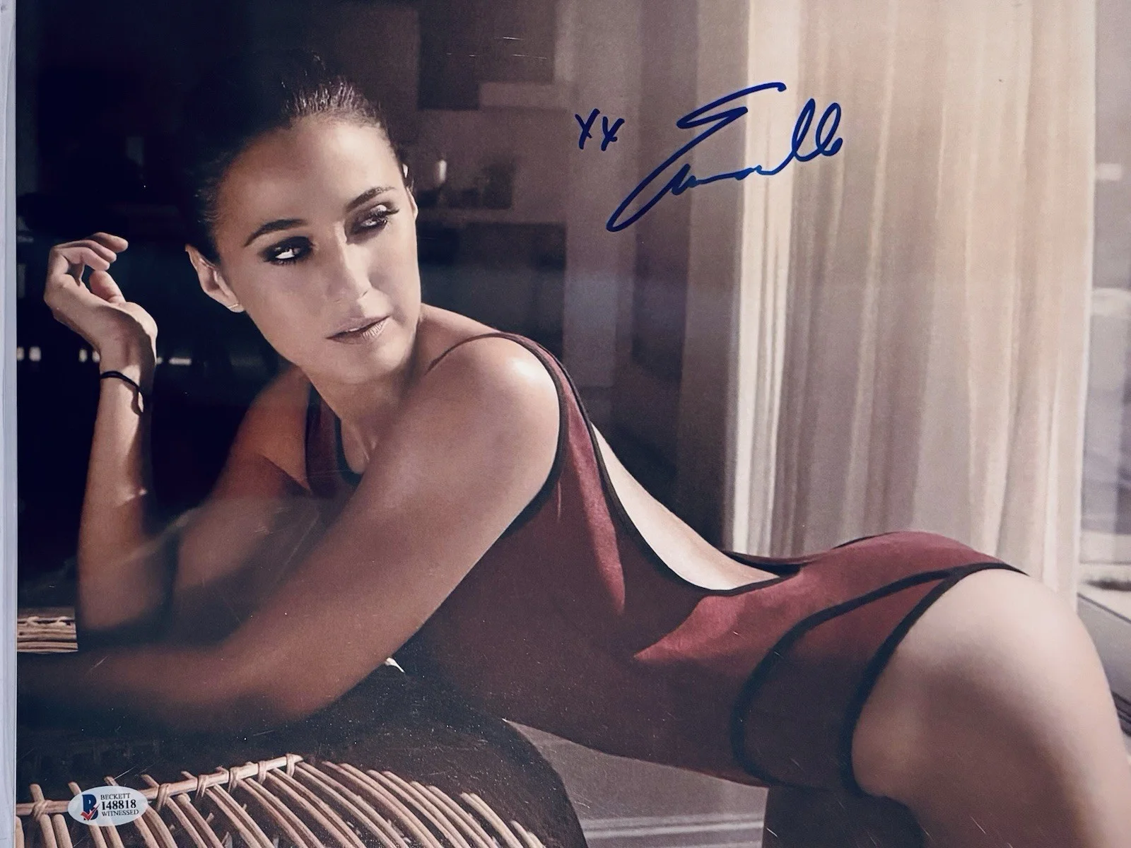 Emmanuelle Chriqui Signed 11x14 Beckett, image 5