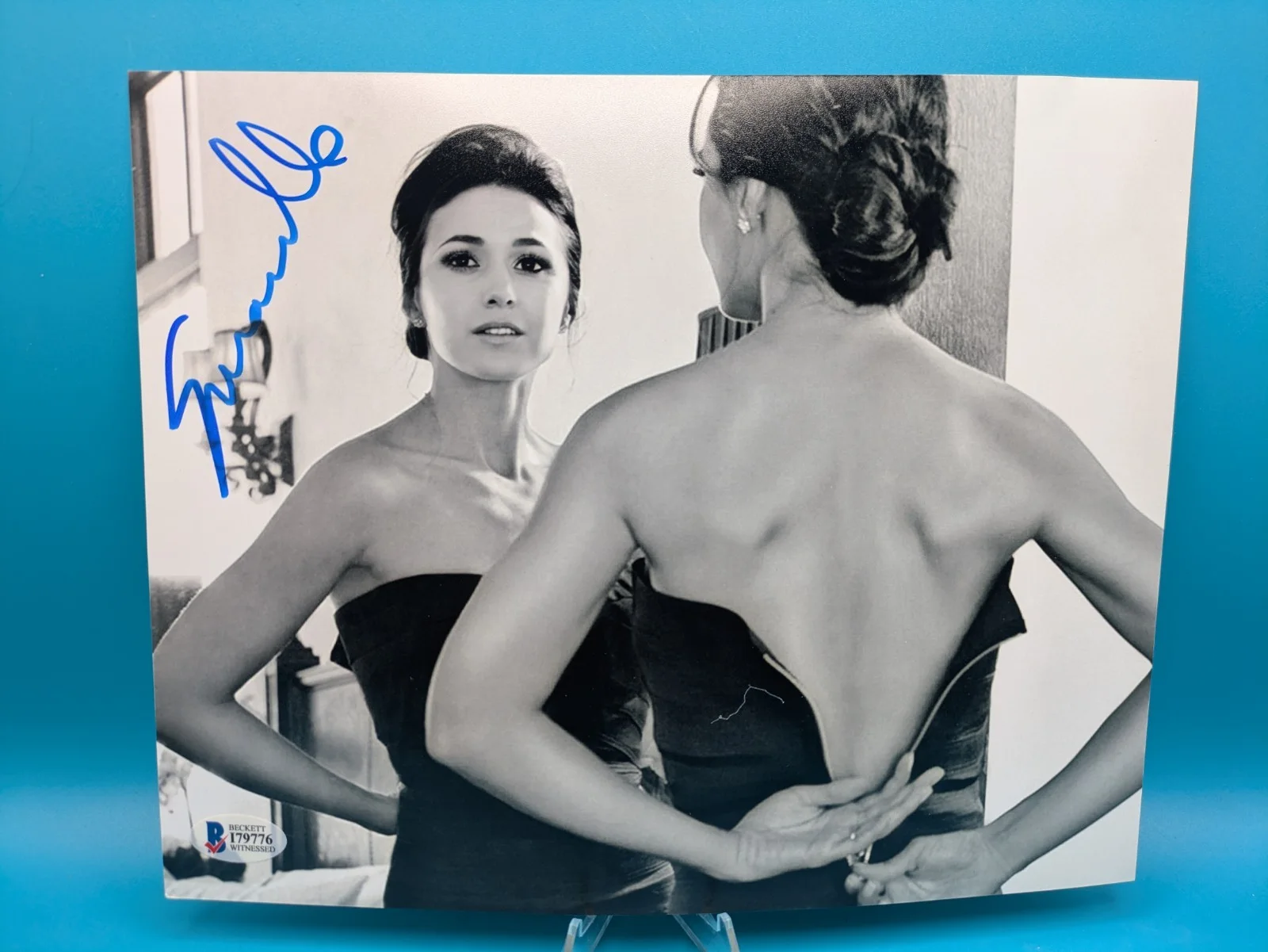 Emmanuelle Chriqui Signed 8x10 Photo Beckett COA Autograph, изображение 2