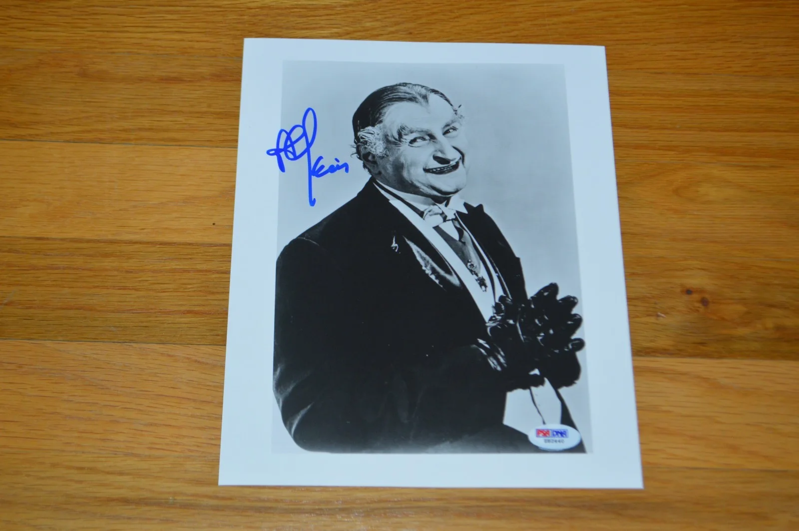 Al Lewis — Al Lewis Signed B/W "Munsters" 8x10 Photo with PSA Hologram ~ Grandpa / Dracula, изображение 4