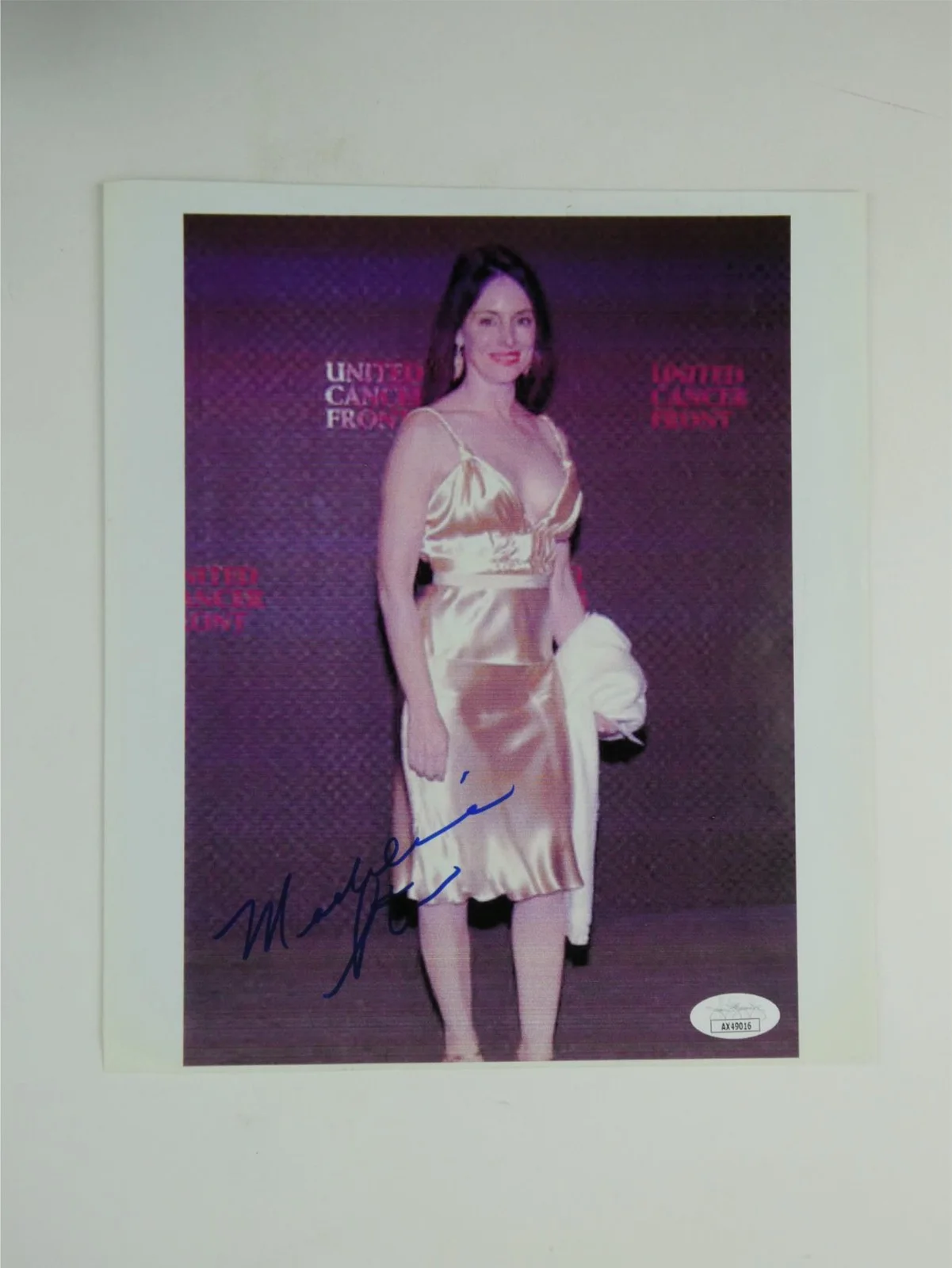 Madeleine Stowe — Madeleine Stowe Signed 8x10 Photo Autographed JSA COA, image 2