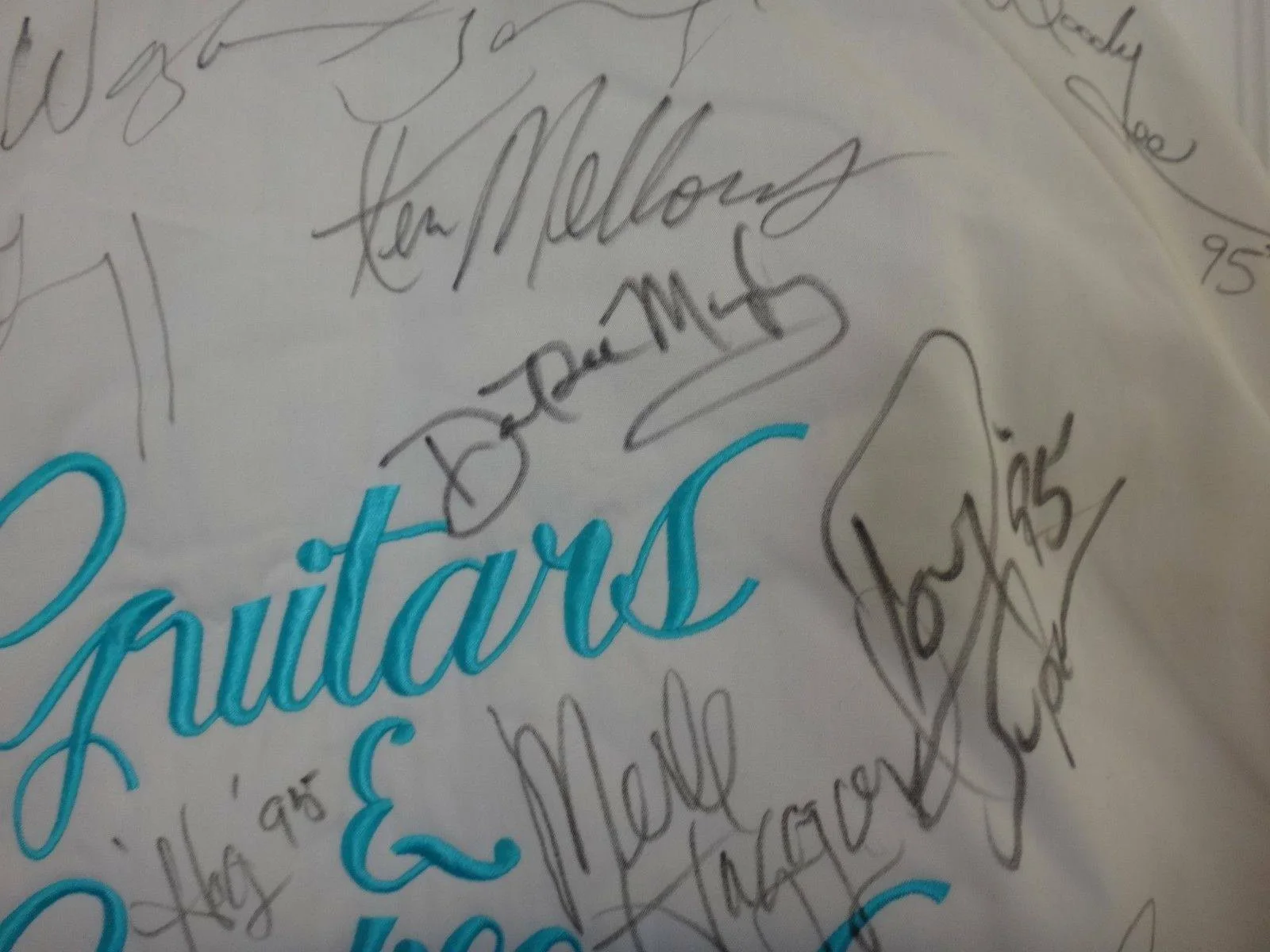 KC Guitars & Cadillac Jacket Signed Waylon Jennings, Merle Haggard, Buddy Guy+, image 4