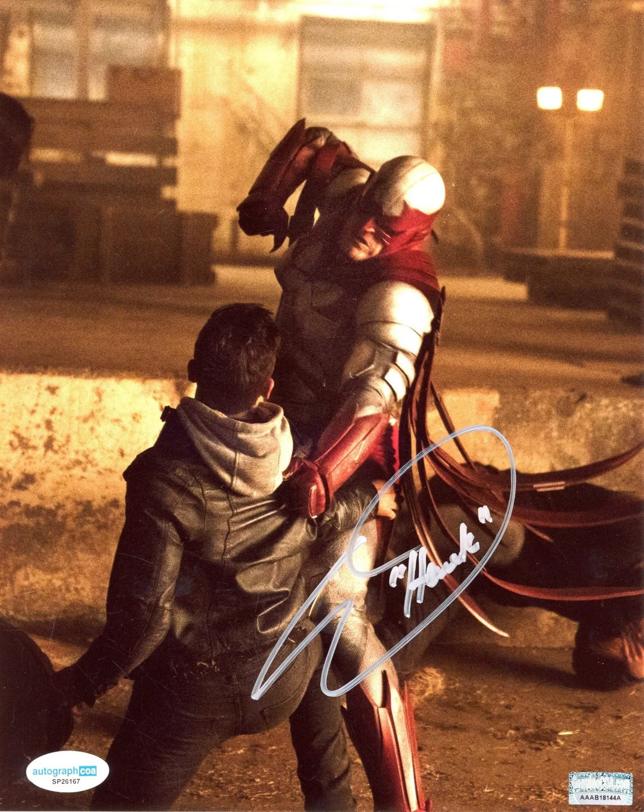 Alan Ritchson — Alan Ritchson "Titans' AUTOGRAPH Signed 'Hank Hall/Hawk' 8x10 Photo ACOA Reacher, image 2