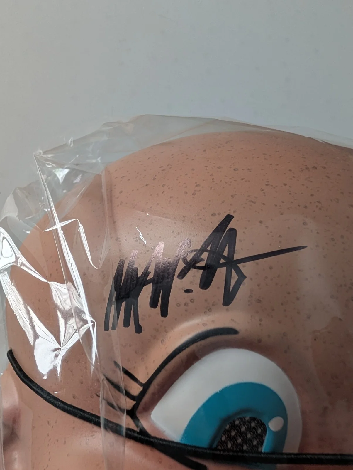 JESSICA ROTHE/ ROB MELLO — BAM! HAPPY DEATH DAY MASK DUAL HAND SIGNED ROB MELLO JESSICA ROTHE BECKETT CERT, image 2