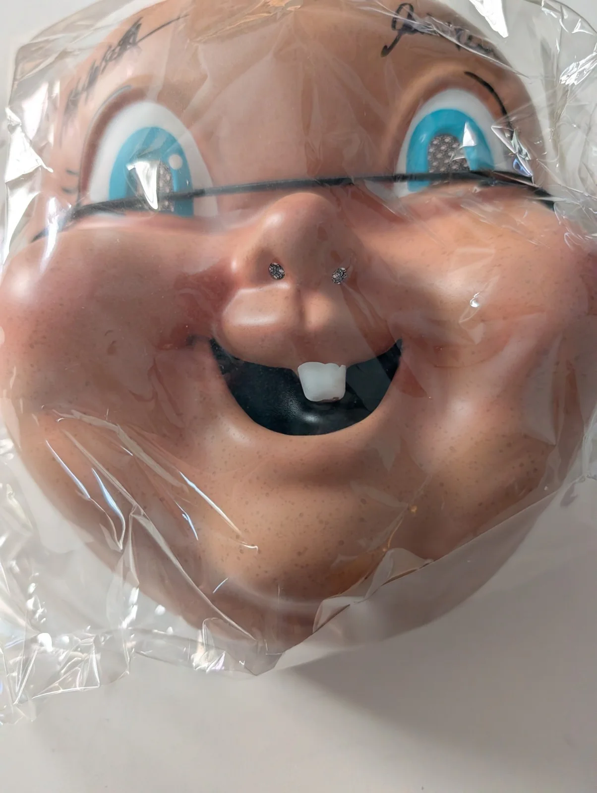 JESSICA ROTHE/ ROB MELLO — BAM! HAPPY DEATH DAY MASK DUAL HAND SIGNED ROB MELLO JESSICA ROTHE BECKETT CERT, image 4