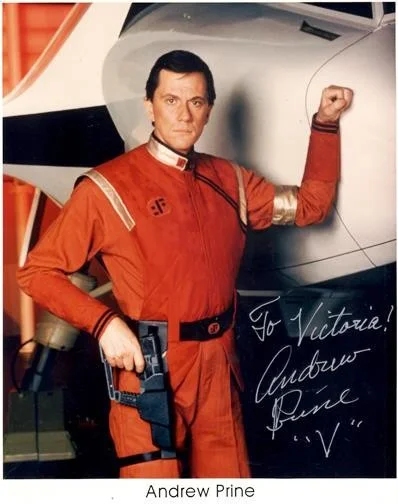 ANDREW PRINE — VINTAGE - V: THE FINAL BATTLE ANDREW PRINE (STEVEN) AUTOGRAPH COLOR PHOTO 1998