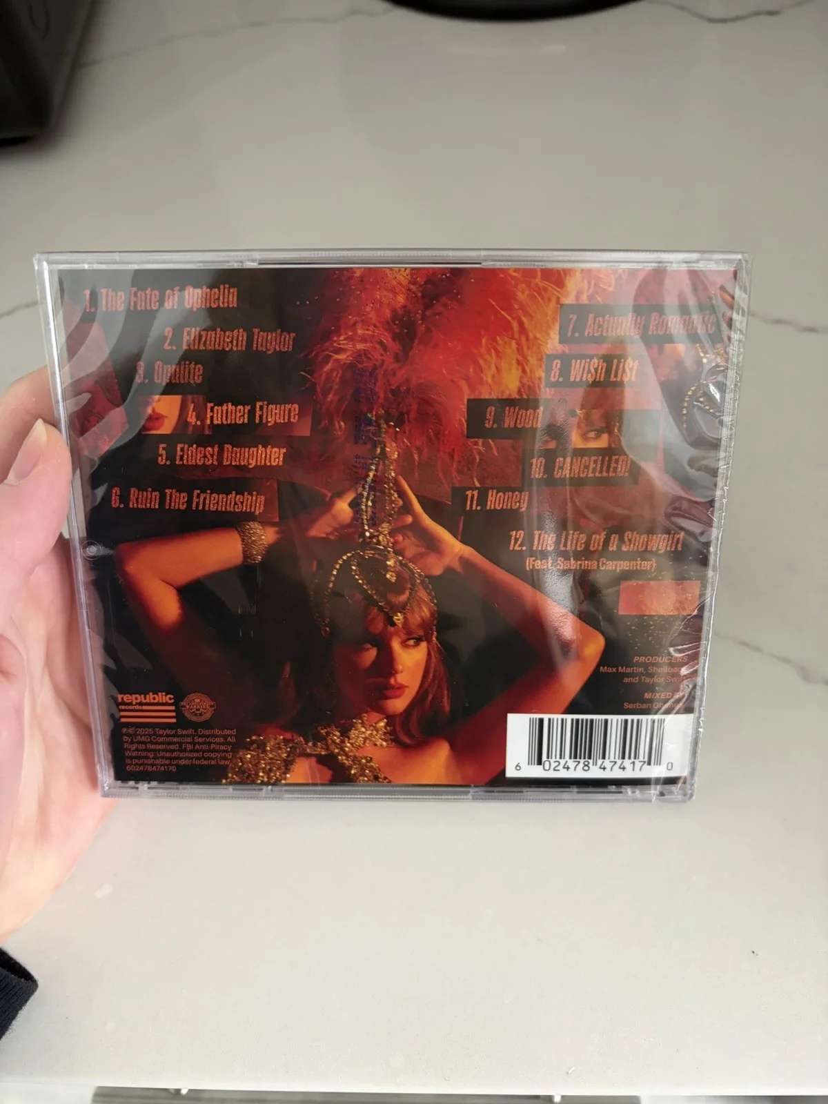 Taylor Swift Life Of A Showgirl Hand Signed CD IN HAND SEALED, изображение 3