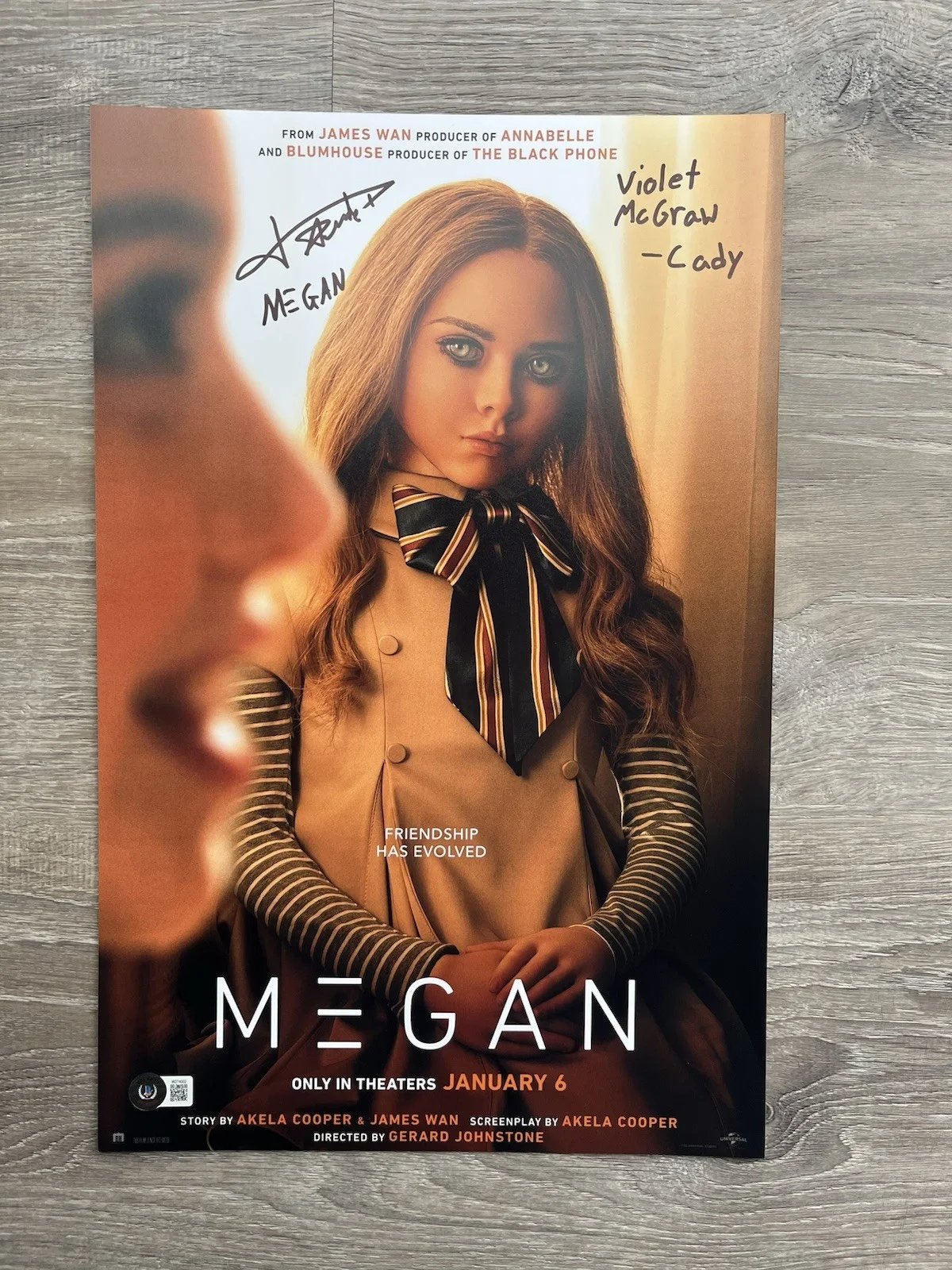 Violet McGraw Amie Donald Signed M3gan 11x17 Photo Beckett COA MEGAN Horror Auto, изображение 2