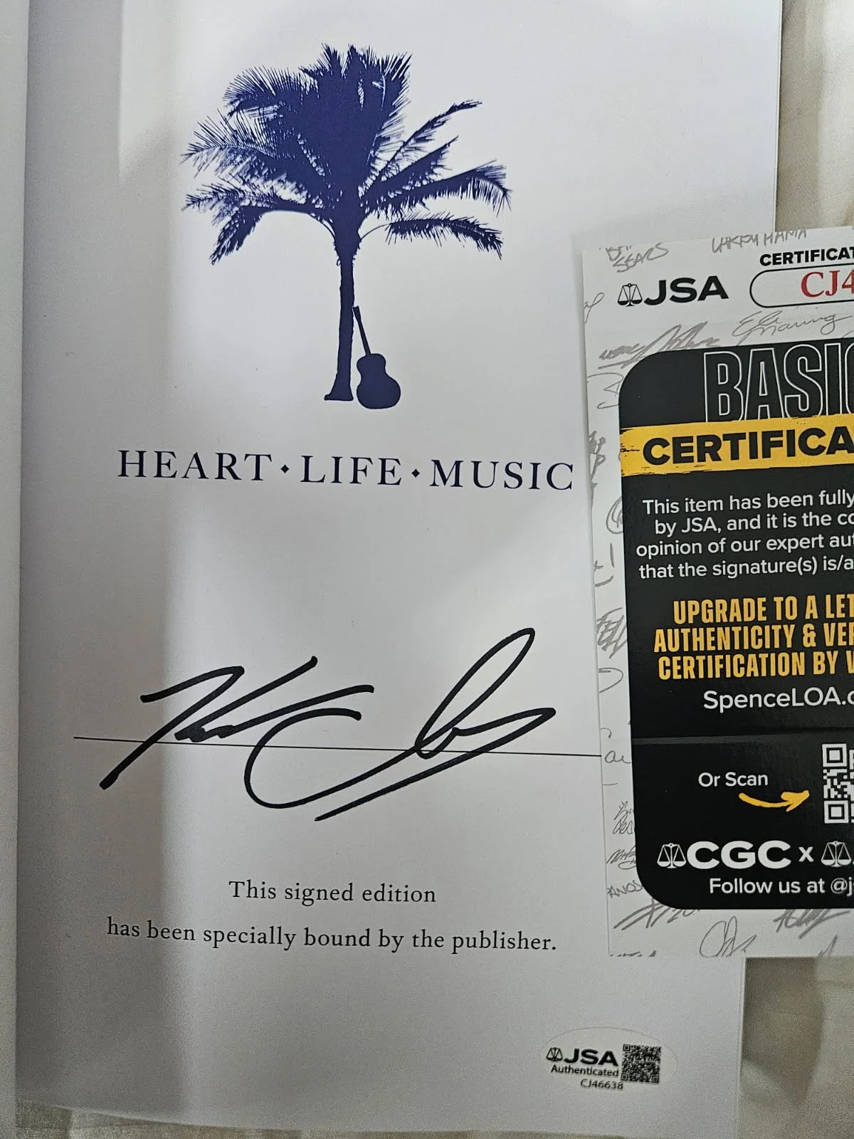 Country Singer Kenny Chesney autographed hard cover book JSA Certified, изображение 2