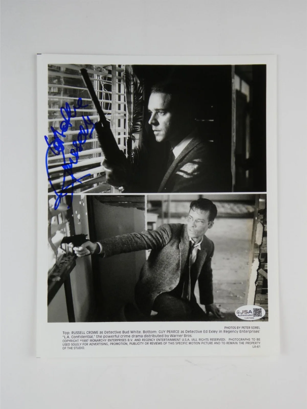 Russell Crowe — Russell Crowe Signed B&W 8x10 Promo Photo LA Confidential Autographed JSA COA, изображение 2