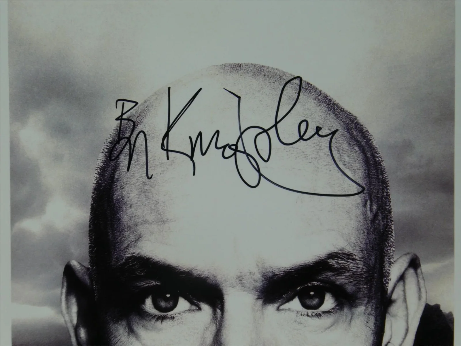 Ben Kingsley — Ben Kingsley Signed B&W 8x10 Photo Gandhi Autographed JSA COA, image 3