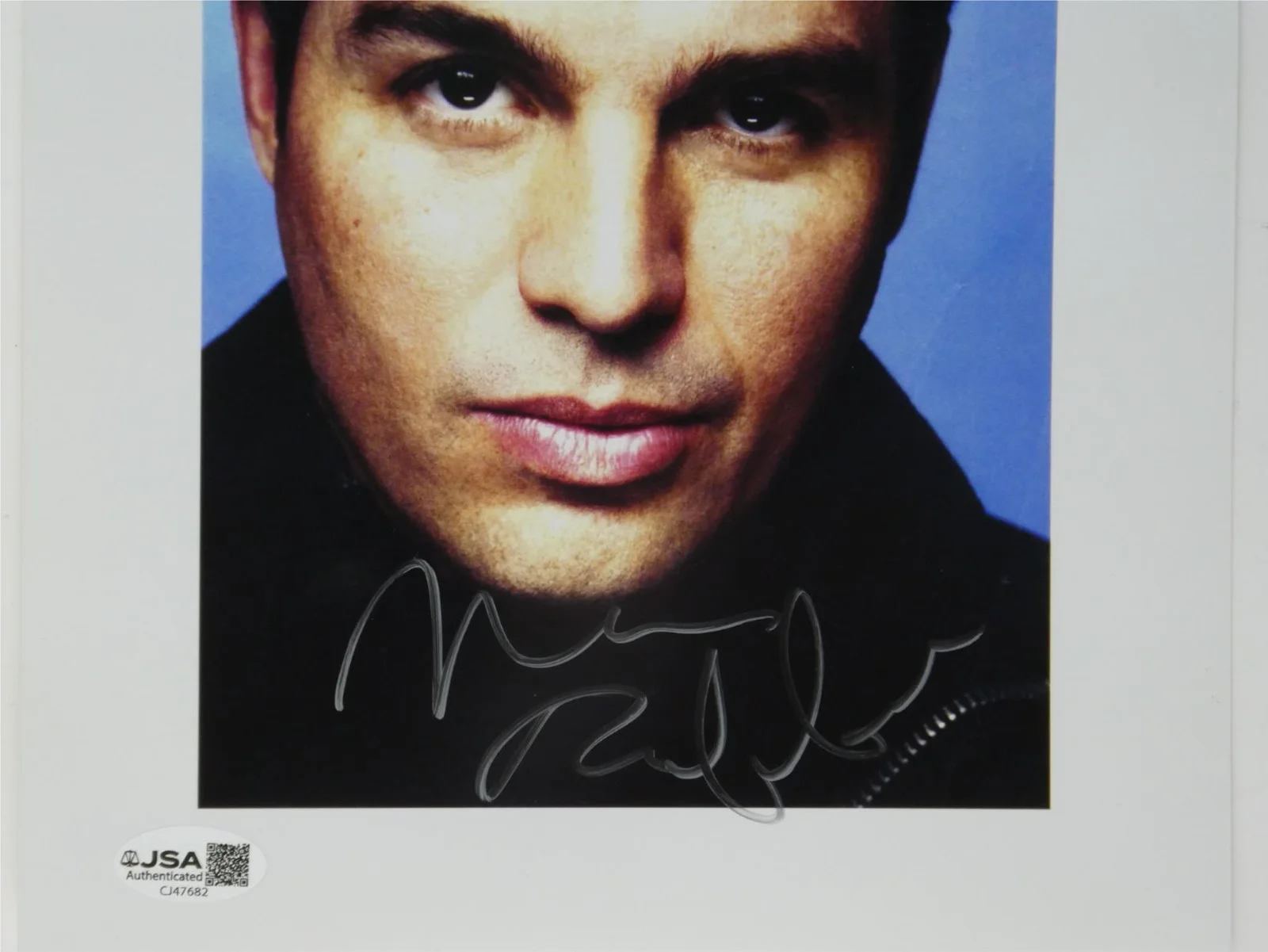 Mark Ruffalo — Mark Ruffalo Signed 8x10 Photo The Avengers Autographed JSA COA, image 3