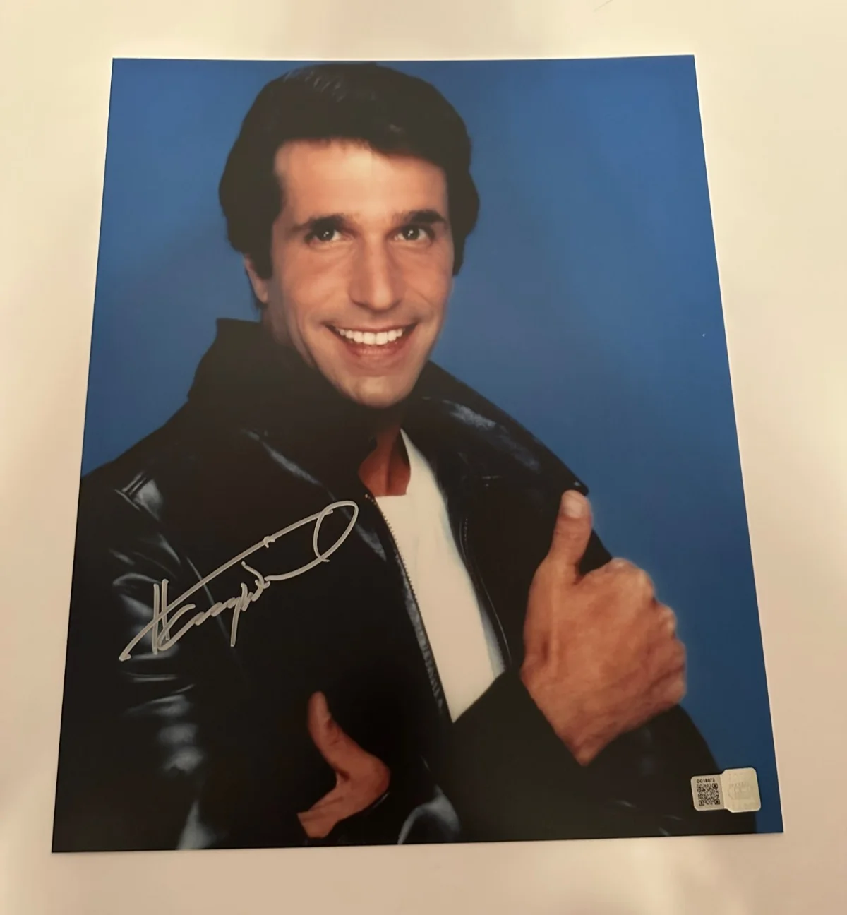 Henry Winkler — Happy Days Henry Winkler Signed 11x14 Photo The Fonz OCCM COA