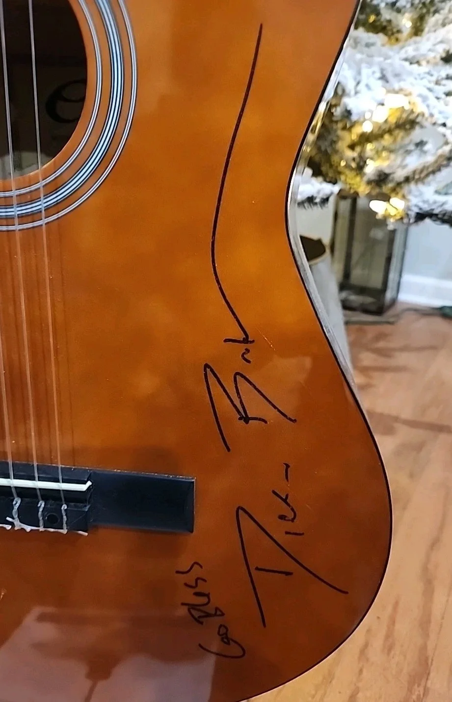 Dirks Bentley Autographed Full Size Guitar With COA, *SEE COMMENTS*, image 4