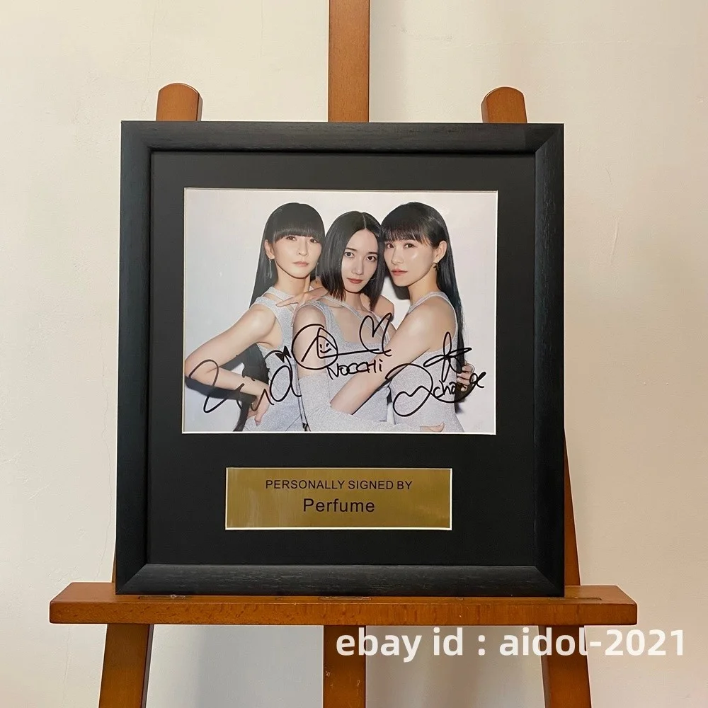 Perfume Ayaka Nishiwaki Yuka Kashino Ayano Photo Poster 8*10 Autographed FRAMED, изображение 3