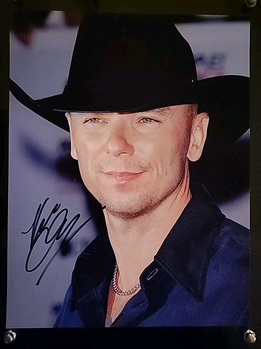 Kenny Chesney Autographed 8.5x11. Photo With COA, image 4