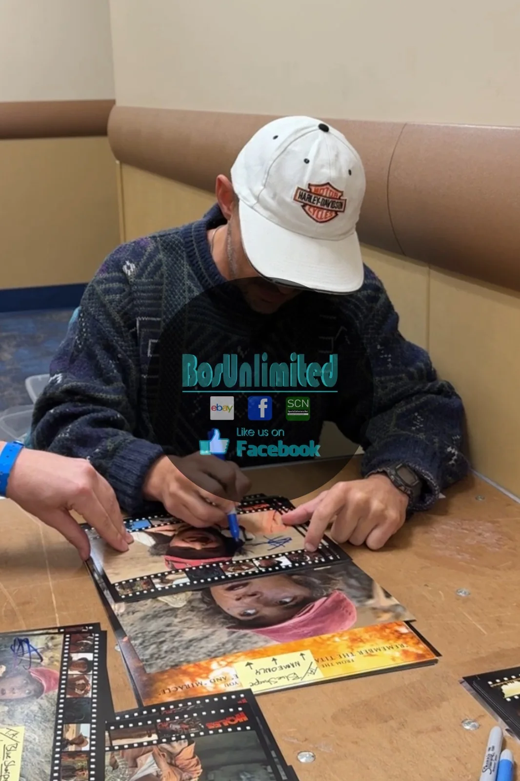 Shia LaBeouf — Shia LaBeouf SIGNED Holes 8x10 photo EXACT PROOF Transformers Disturbia JSA A, изображение 3