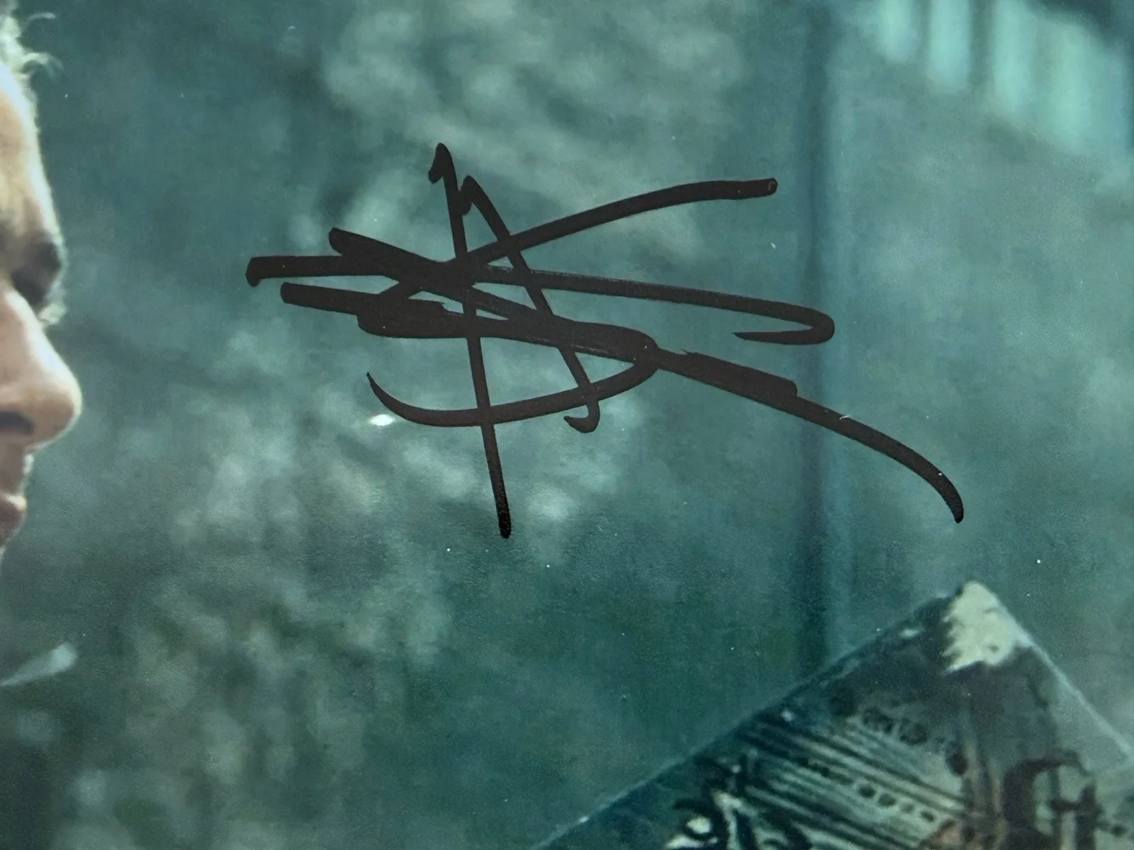 Shia LaBeouf — Shia LaBeouf SIGNED Transformers 8x10 photo EXACT PROOF Holes Disturbia C, image 2