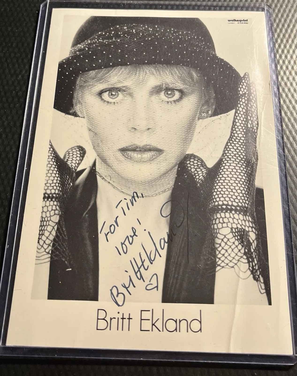Britt Ekland — Britt Ekland Hollywood Actress Signed 4x6 Photo Autograph w/ COA & Top Loader, image 2