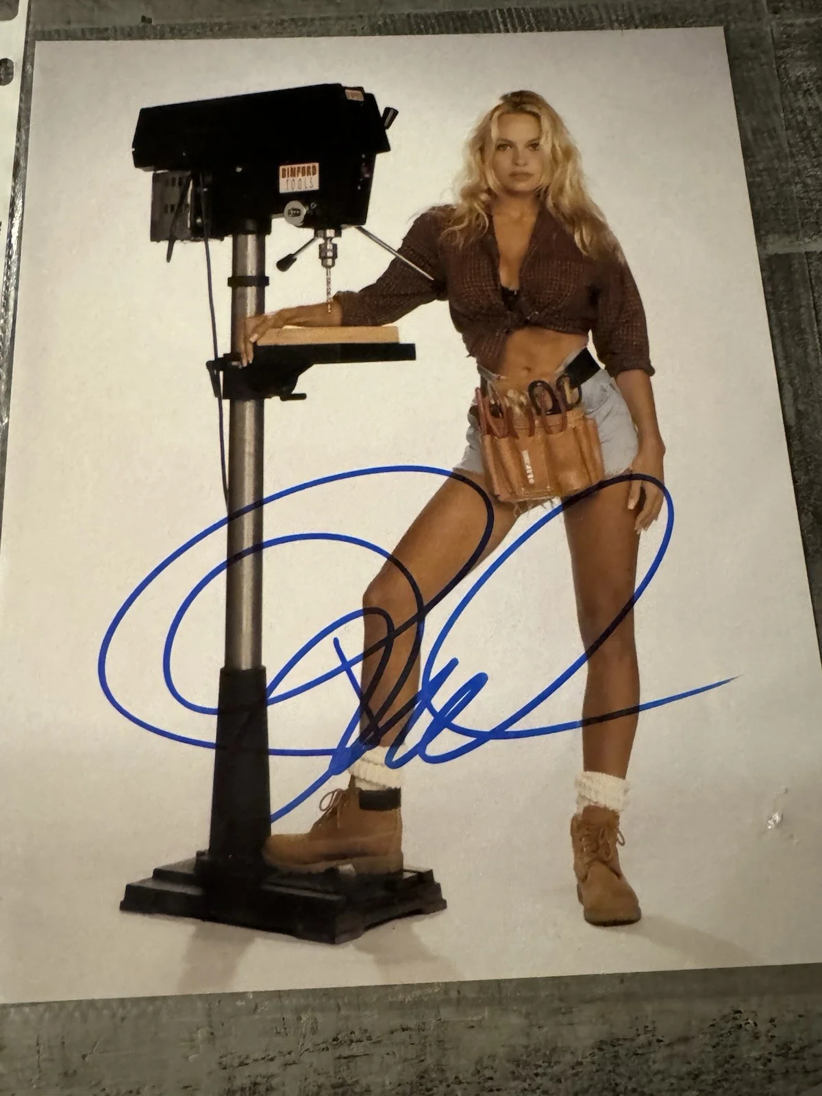 Pamela Anderson — Pamela Anderson Signed Autographed 8X10 Photo Baywatch Playboy COA Tool Time, image 3