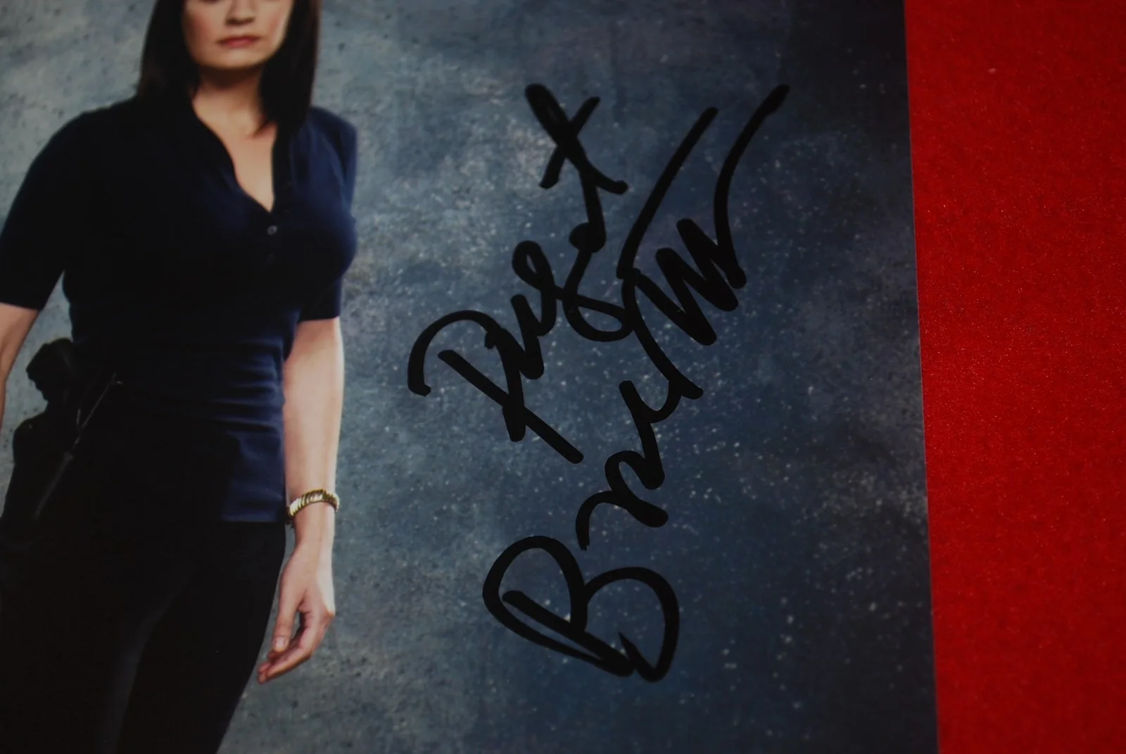 PAGET BREWSTER — PAGET BREWSTER Crimnal Minds Signed 8X10 Photo Beckett COA BH85305, image 2