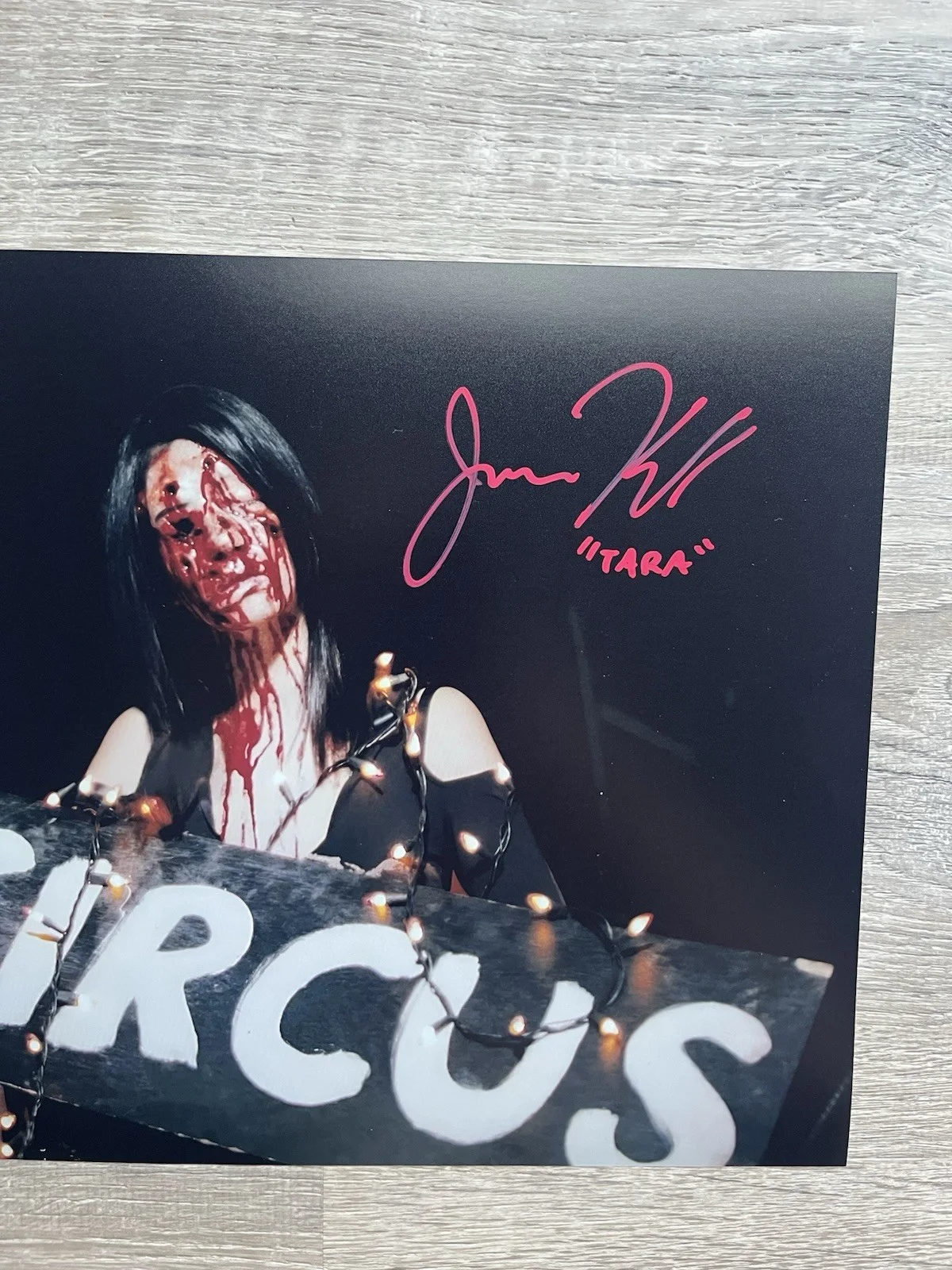 Jenna Kanell — Jenna Kanell Signed Terrifier 11x14 Photo JSA COA Tara Art The Clown Horror, изображение 3