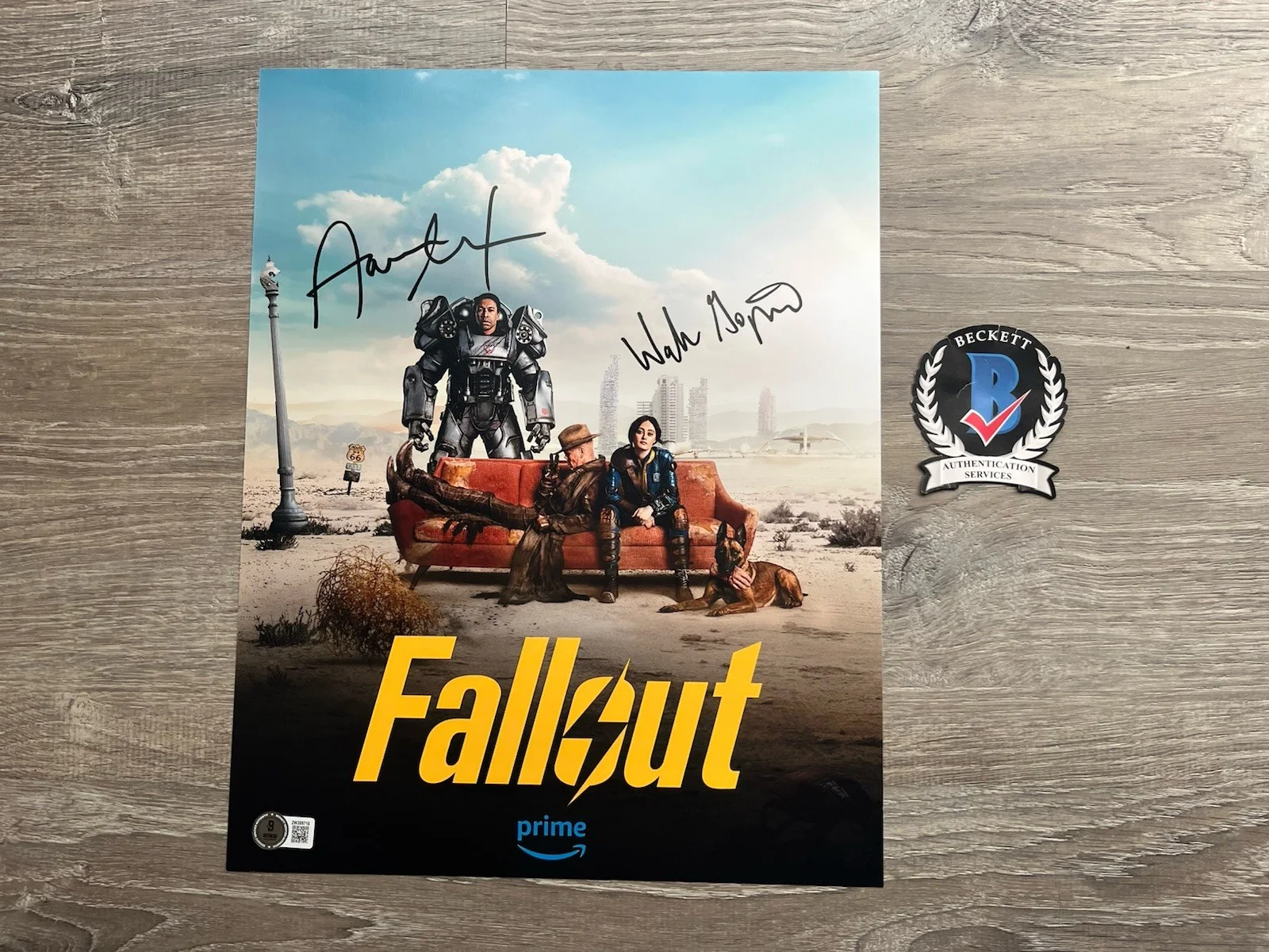 Walton Goggins — Walton Goggins Aaron Moten Signed Fallout 11x14 Photo Beckett COA Ghoul Maximus