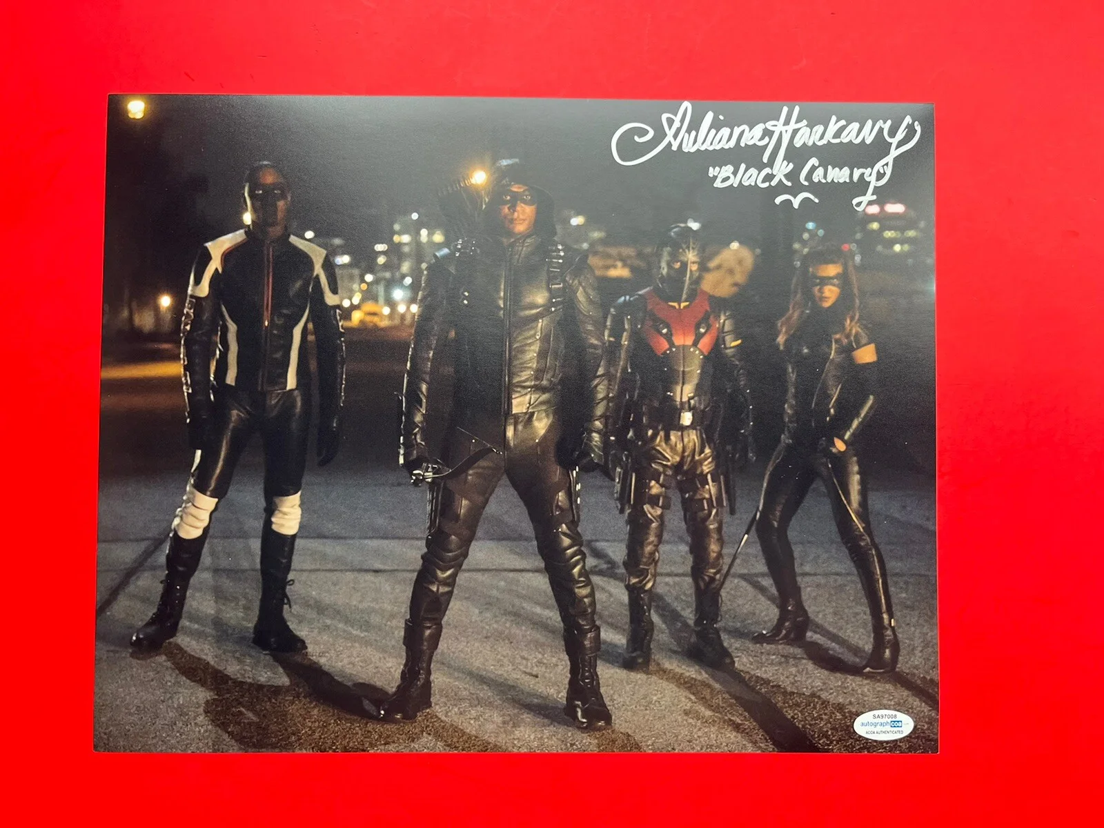 Juliana Harkavy — Juliana Harkavy Signed Black Canary 11x14 Photo ACOA Arrow DC Dinah Drake, изображение 2