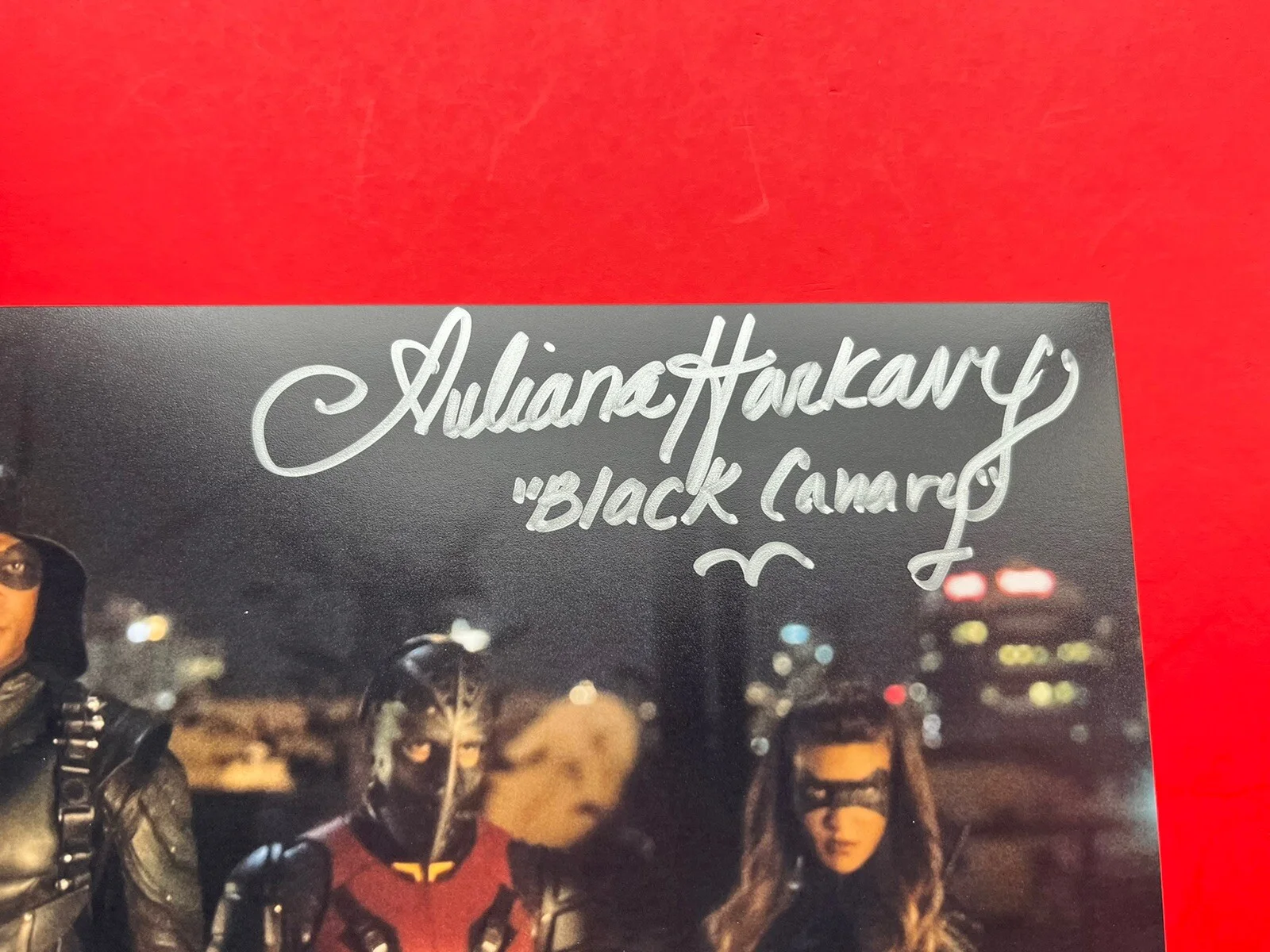 Juliana Harkavy — Juliana Harkavy Signed Black Canary 11x14 Photo ACOA Arrow DC Dinah Drake, изображение 4