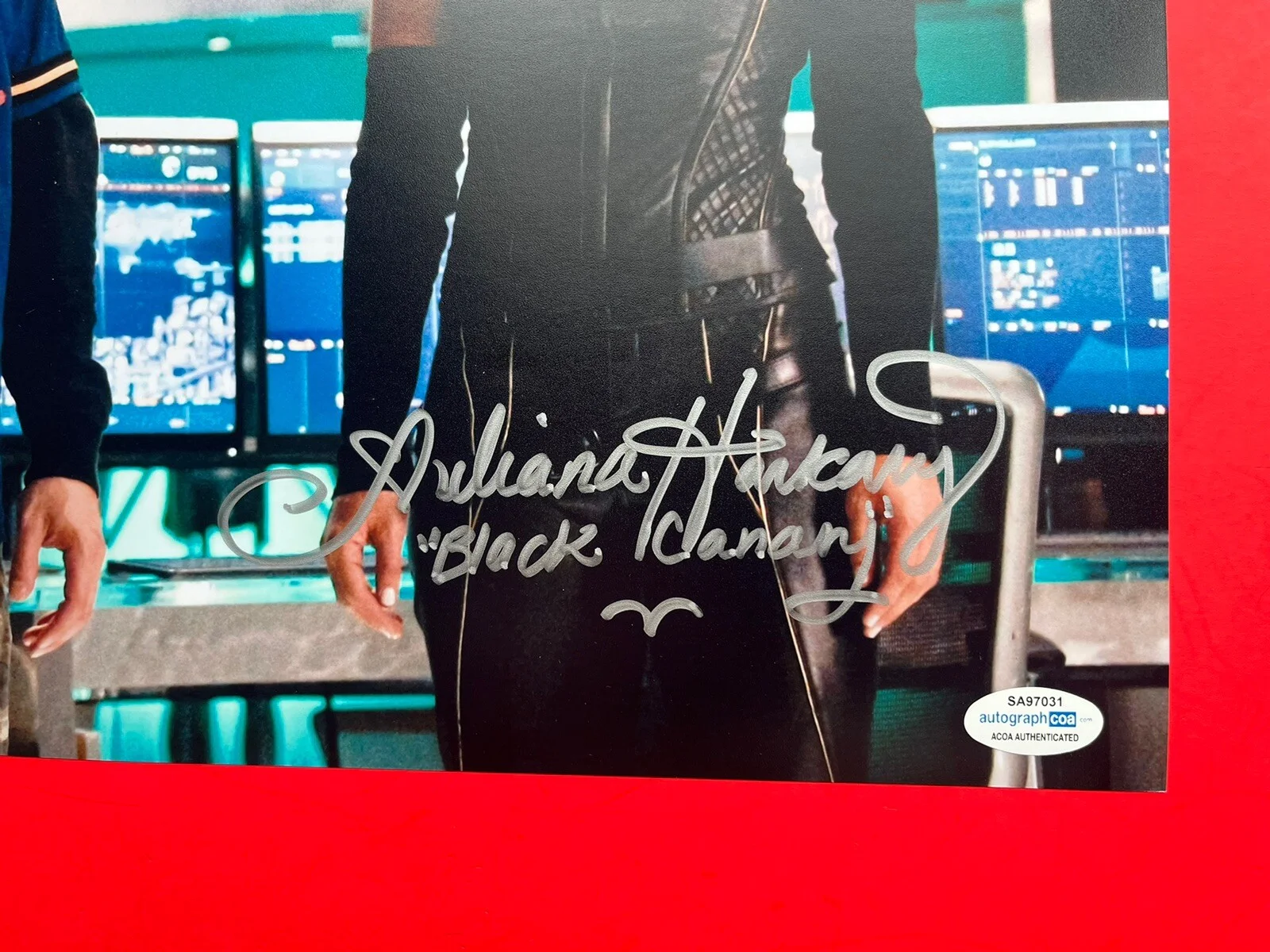 Juliana Harkavy — Juliana Harkavy Signed Black Canary 11x14 Photo ACOA Arrow DC Dinah Drake, изображение 4