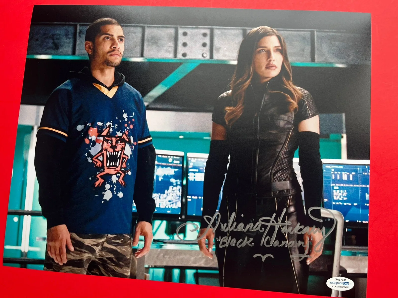 Juliana Harkavy — Juliana Harkavy Signed Black Canary 11x14 Photo ACOA Arrow DC Dinah Drake, изображение 5