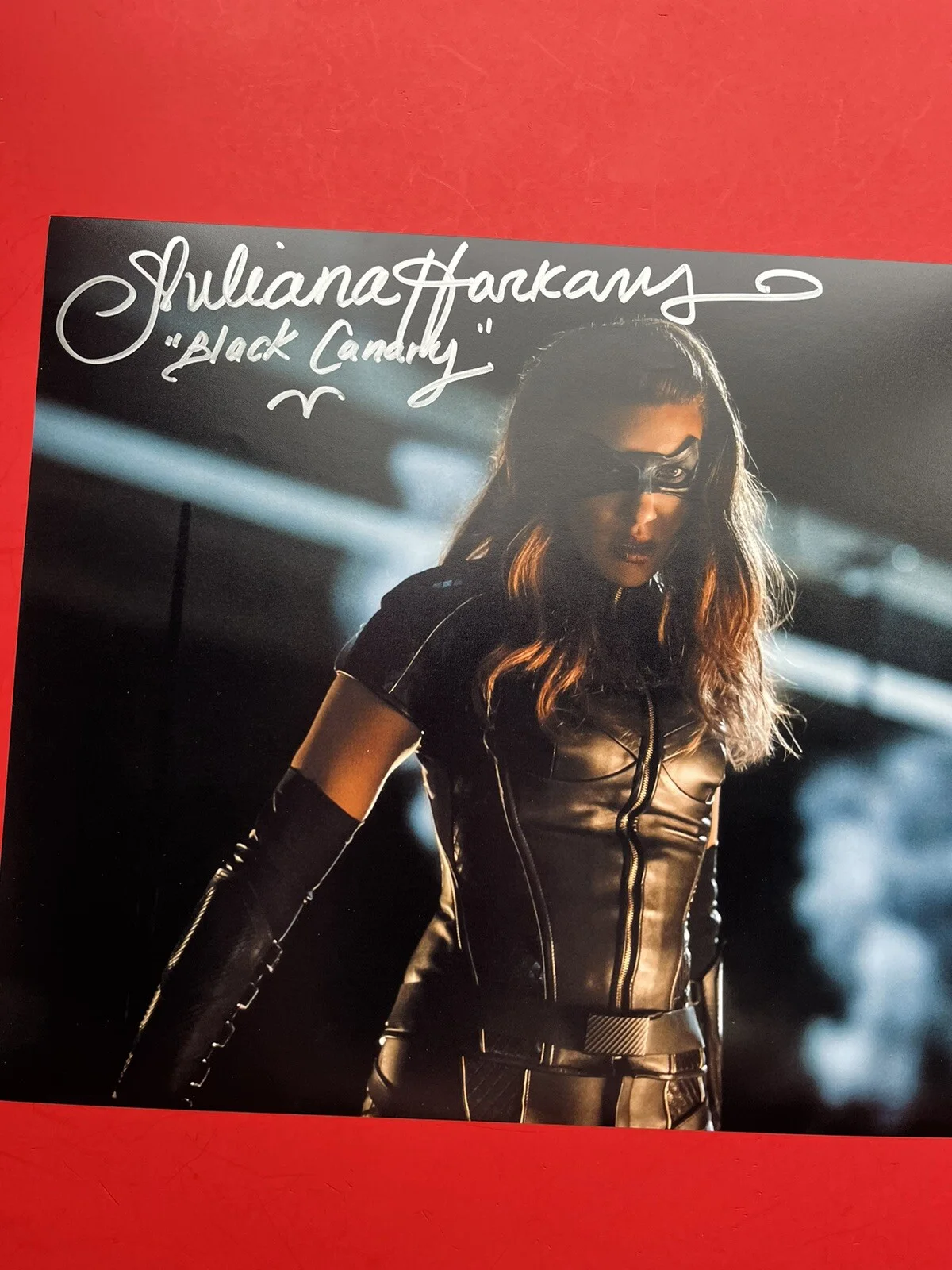 Juliana Harkavy — QC Juliana Harkavy Signed Black Canary 11x14 Photo ACOA Arrow DC Dinah Drake, изображение 3