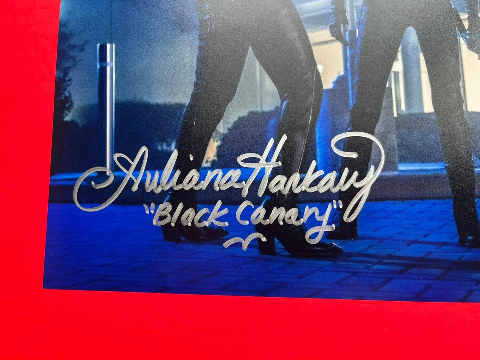 Juliana Harkavy — Juliana Harkavy Signed Black Canary 11x14 Photo ACOA Arrow DC Dinah Drake, изображение 4