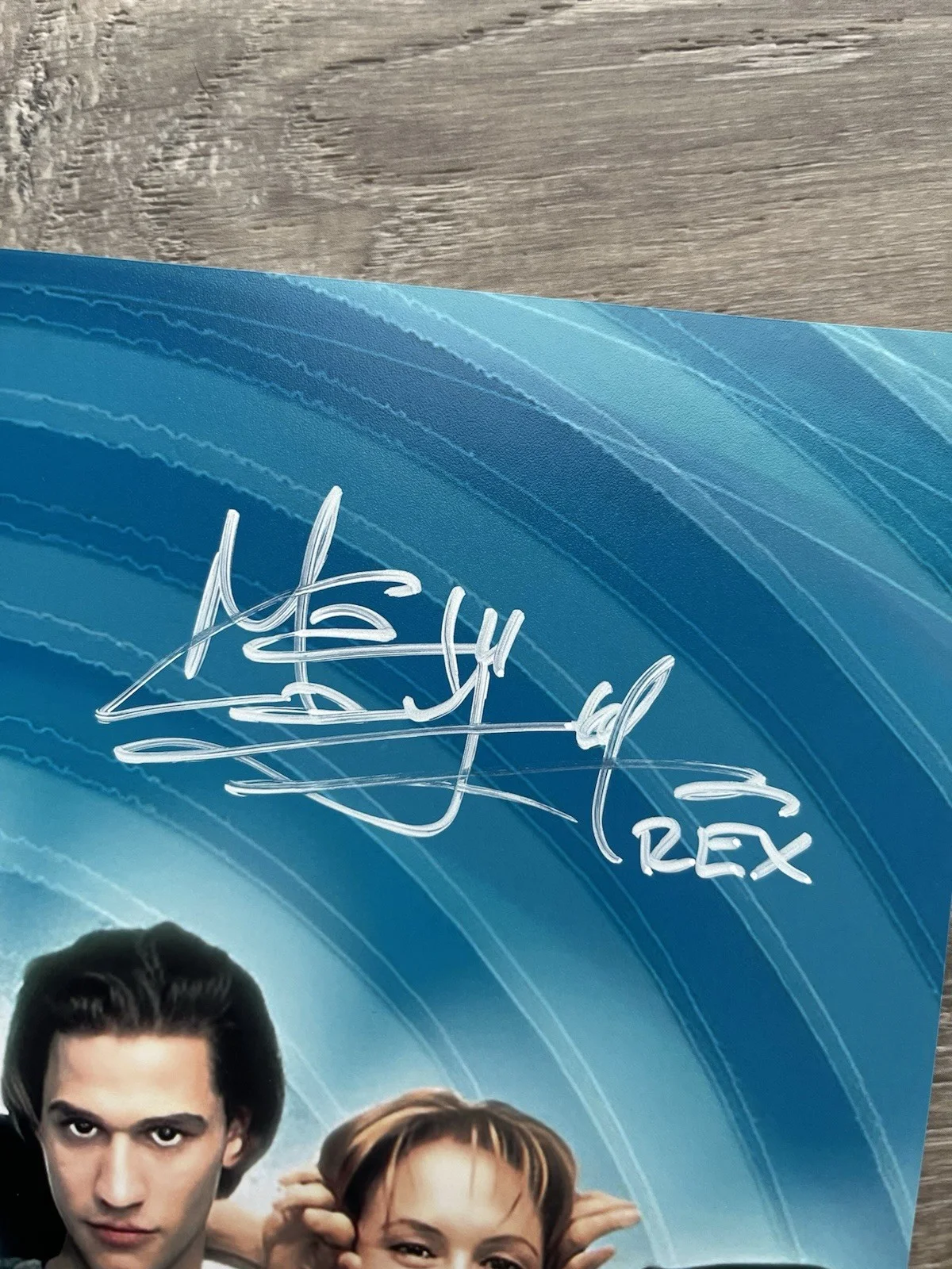 Maxwell Caulfield — Maxwell Caulfield Signed Rex Manning 11x17 Photo Beckett COA Empire Records, image 4