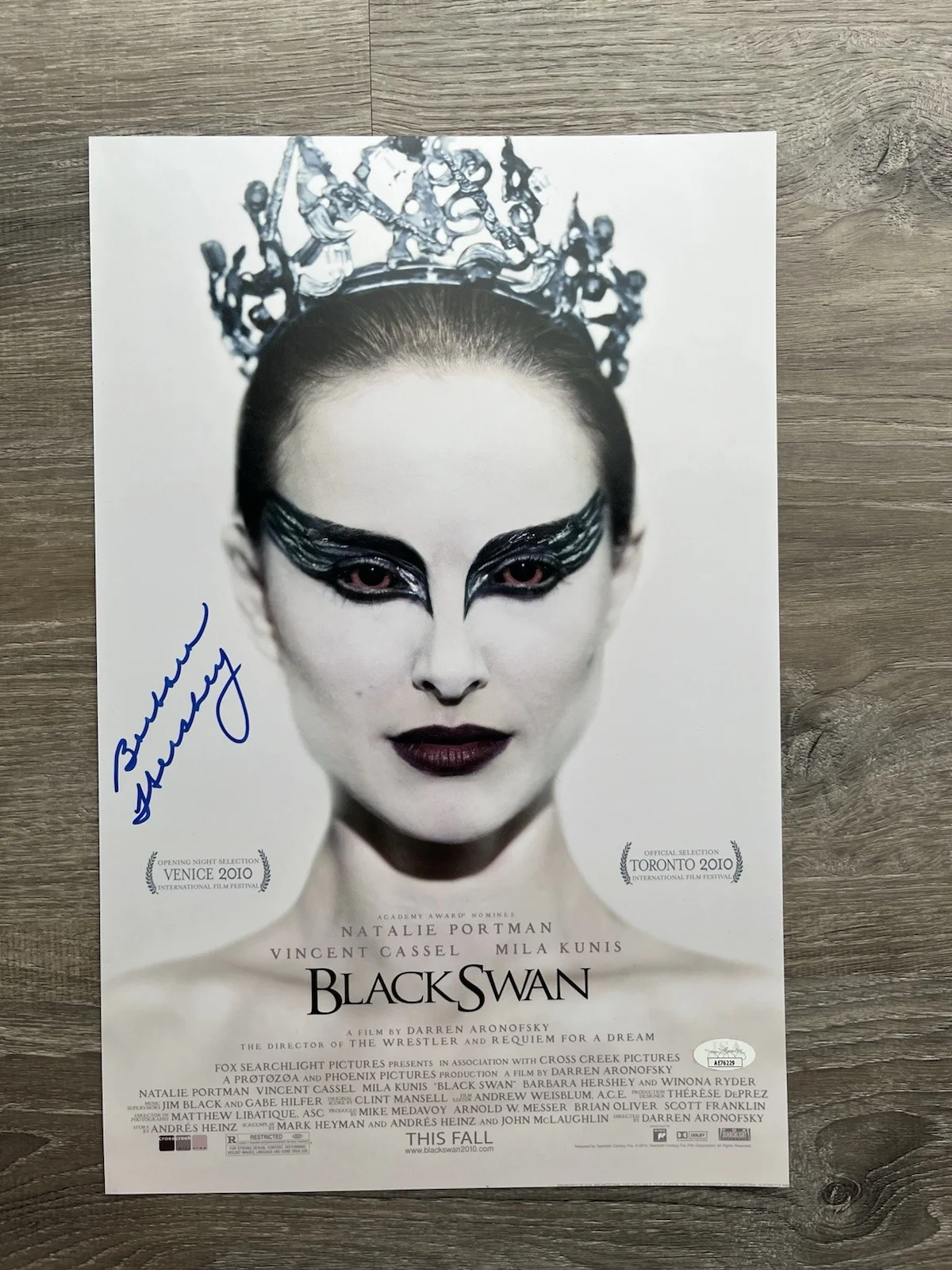 Barbara Hershey — Barbara Hershey Signed Black Swan 11x17 Photo JSA COA, image 2