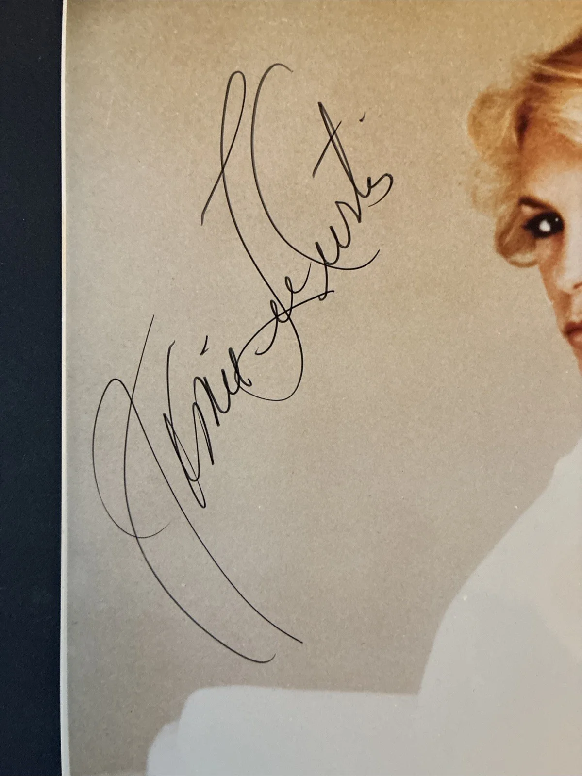 Jamie Lee Curtis Hand Signed 8x10 Vintage Photo in color, image 4