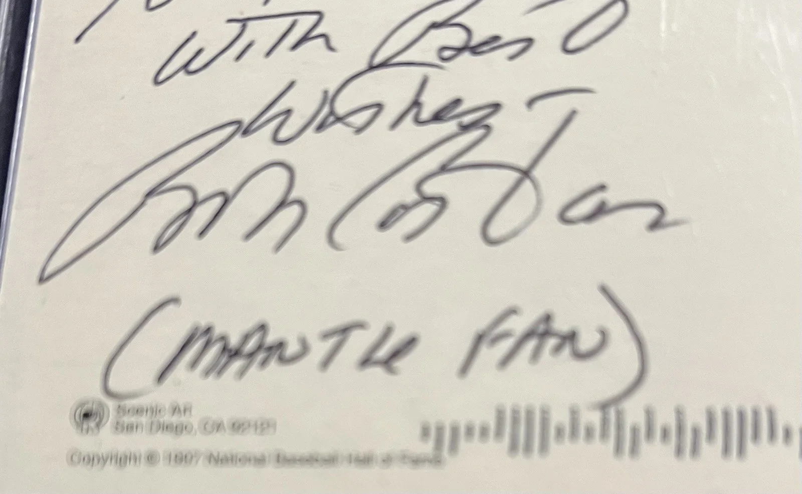 Bob Costas — Bob Costas Legendary Broadcaster Signed Mickey Mantle Yellow HOF w/ Top Load COA, изображение 3