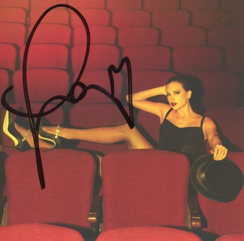 TAYLOR SWIFT SIGNED THE LIFE OF A SHOWGIRL FRAMED & MATTED CD A & AUTOGRAPH COA, изображение 2