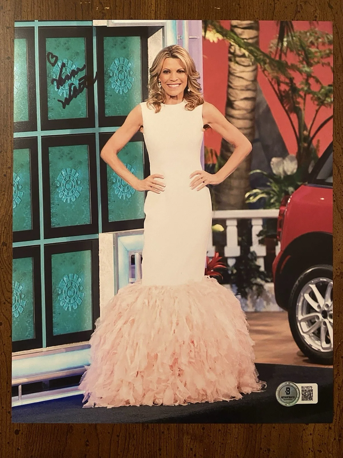 Vanna White — Vanna White Signed Autographed 8x10 Photo Wheel Of Fortune Beckett BAS