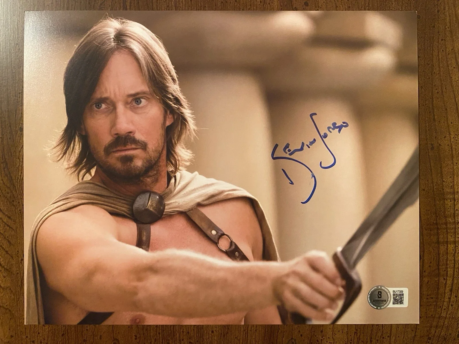 Kevin Sorbo — Kevin Sorbo Signed Autographed Photo Hercules Meet The Spartans Beckett BAS