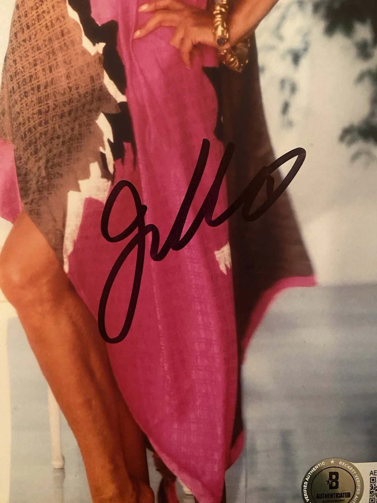 Joan Collins — Joan Collins Signed Autographed 8x10 Photo Dynasty Star Trek Beckett BAS, image 2