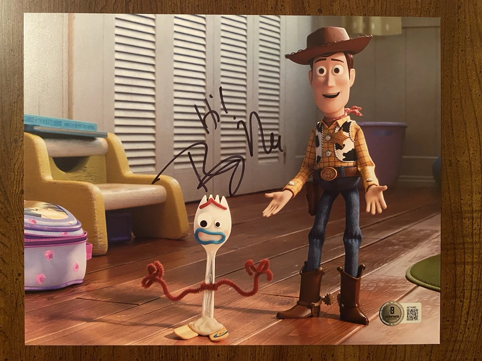Tony Hale — Tony Hale Signed Autographed Photo Forky Toy Story 4 Beckett BAS