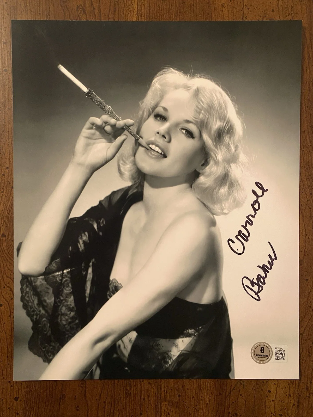 Carroll Baker — Carroll Baker Signed Autographed Photo Harlow Baby Doll Carpetbaggers Beckett